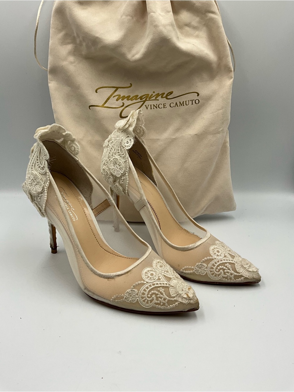 Vince Camuto Heels Size 6.5 Ivory Lace Pointed-Toe Stiletto Heels